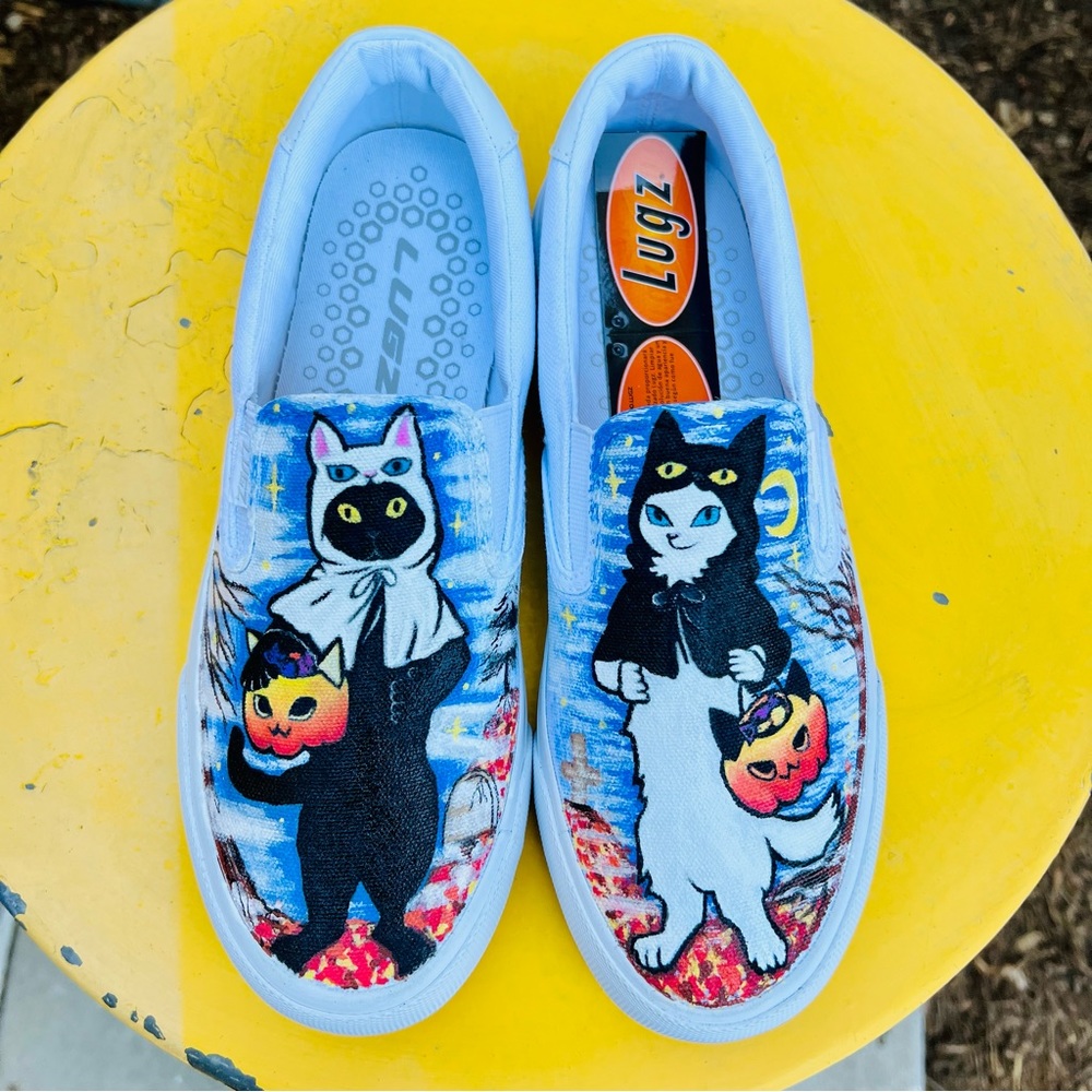 Halloween TrickOrTreat Cats In Spooky Graveyard Hand Painted Canvas Shoes 8.5
